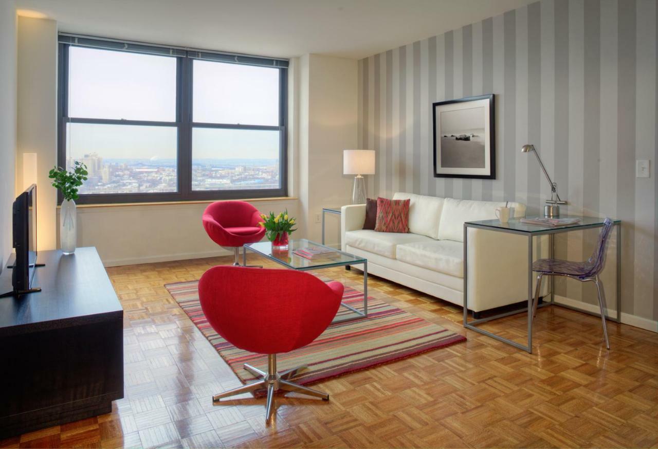 Апартаменти Furnished Quarters At Grove Pointe Джерсі-Сіті Екстер'єр фото