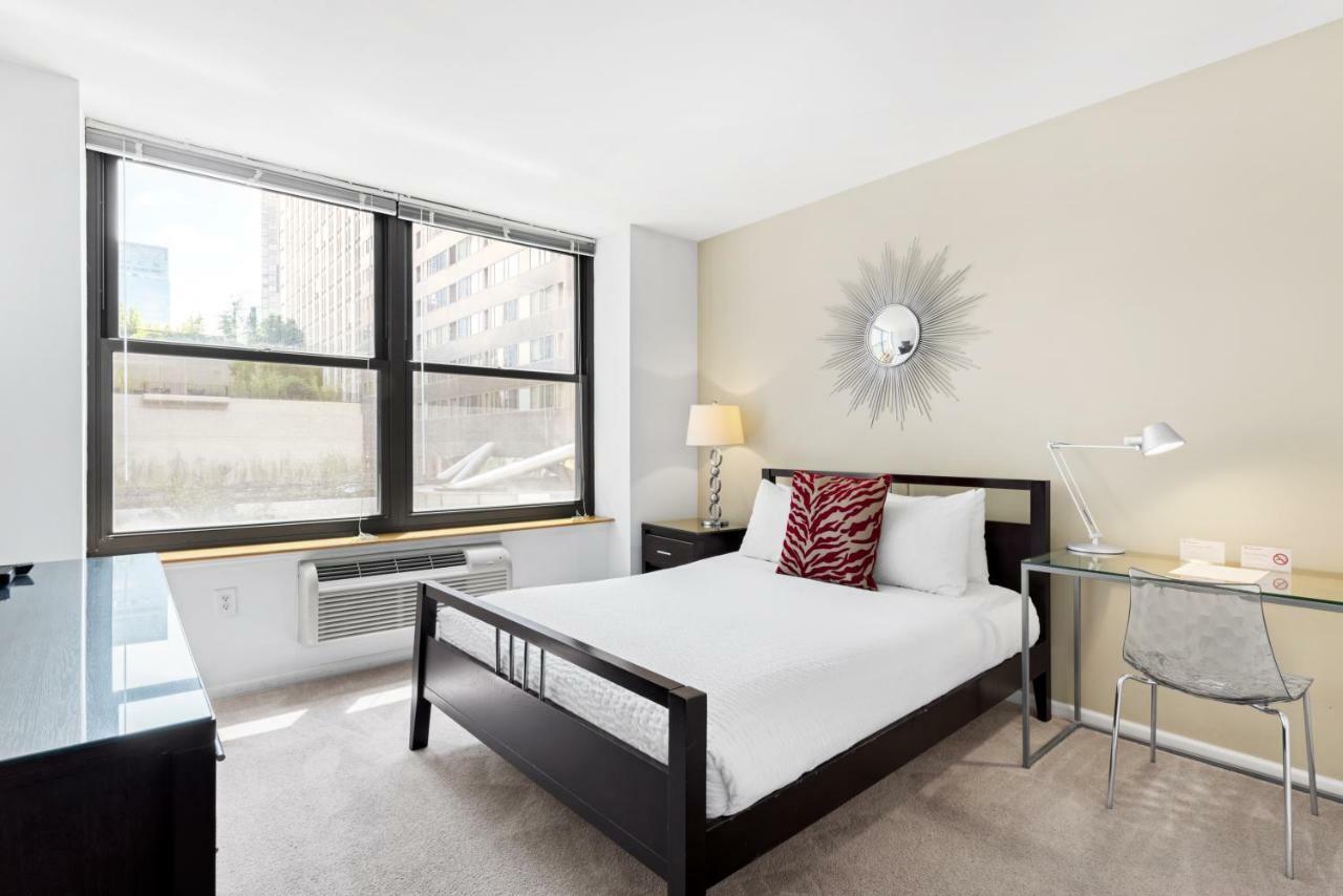 Апартаменти Furnished Quarters At Grove Pointe Джерсі-Сіті Екстер'єр фото